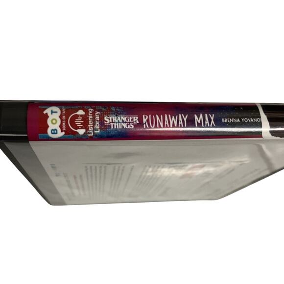 Stranger Things: Runaway Max by Brenna Yovanoff, Audiobook CD, Ex-Library - Picture 3 of 4